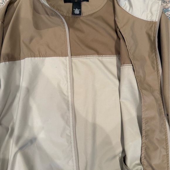 Consensus Golf Windbreaker - Picture 2 of 3